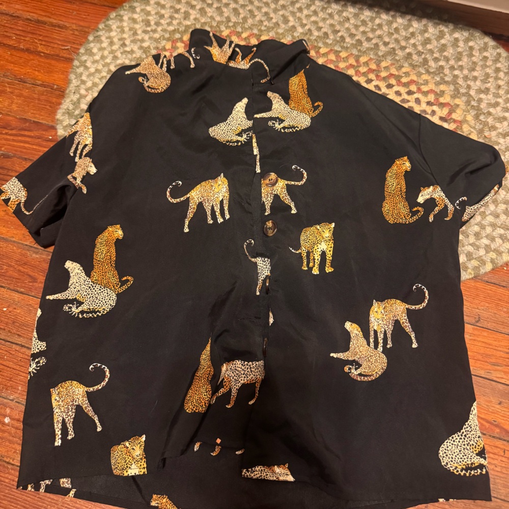 Chic Nation Black Leopard Print Women's Button Down Shirt